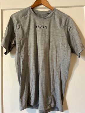 Equinox official employee TRAIN Men's Short-Sleeve Performance Tee in Gray